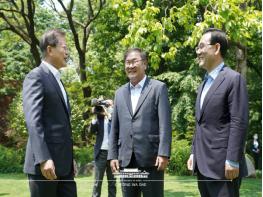 양당 원내대표 초청 오찬  기사 이미지